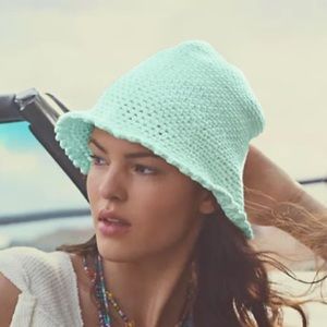 Free People☀️Pixie Knit Bucket Hat☀️